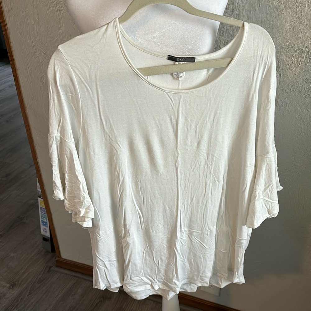 Gyft Flutter Sleeve Top